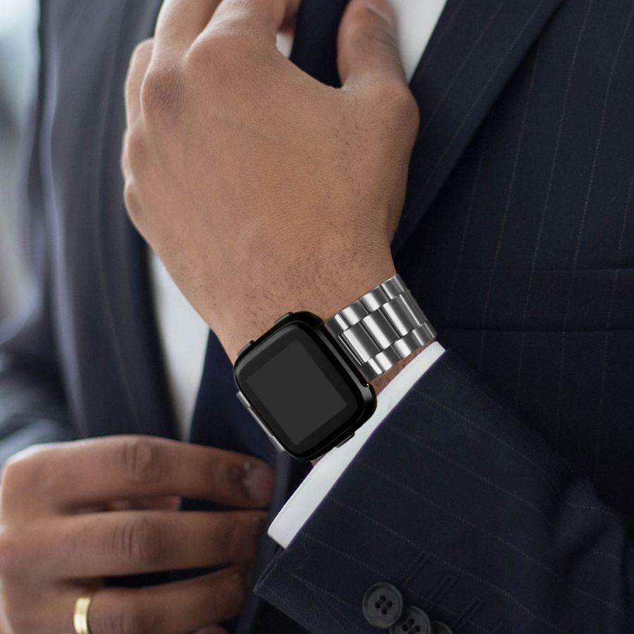 fitbit versa silver band